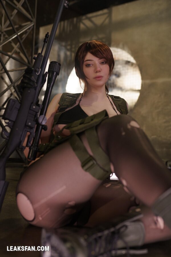 Alina Becker - Quiet (Metal Gear Solid) - 2