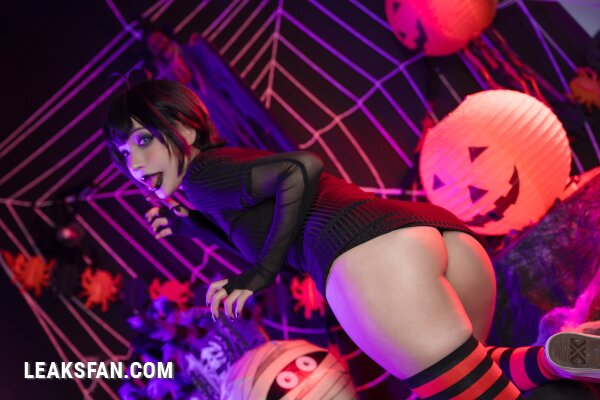 Umeko J - Mavis Halloween - 46