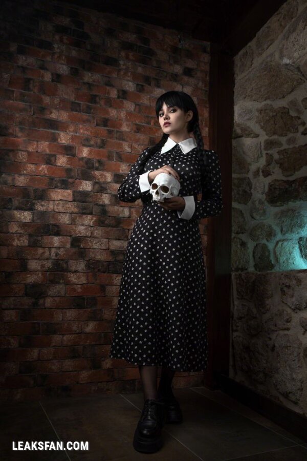 Kalinka Fox - Wednesday / Merlina (The Addams Family) - 22