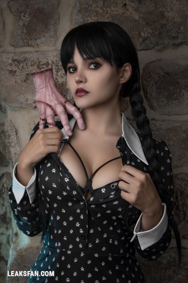 Kalinka Fox - Wednesday / Merlina (The Addams Family) - 47