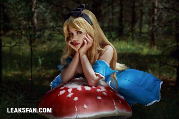 Kalinka Fox - Alice (Alice in Wonderland) - 38