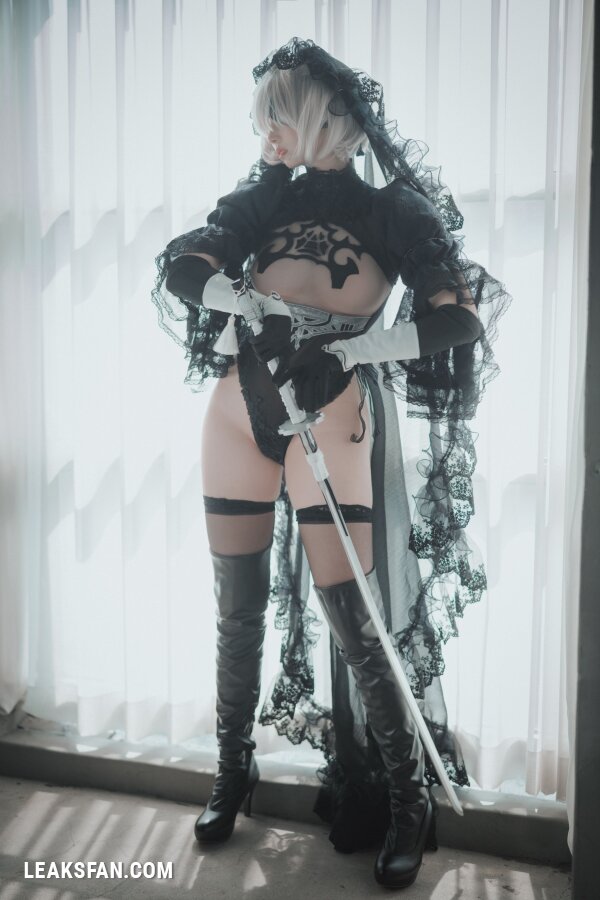 DJAWA Photo - Bambi (밤비) - La Rose NoirE 2B - 38