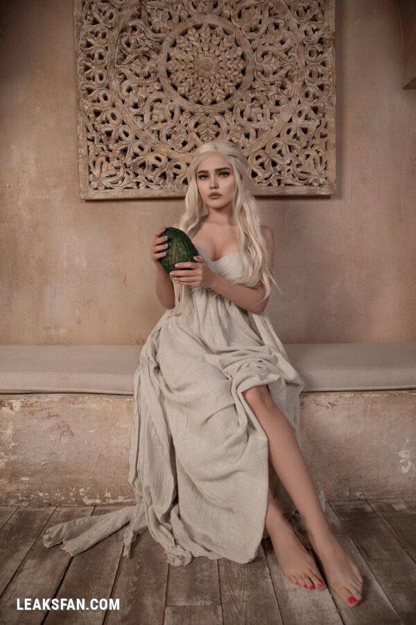 Kalinka Fox - Daenerys (Game Of Thrones) - 0