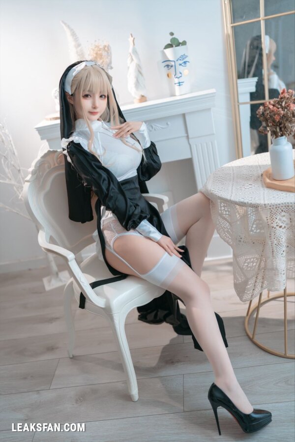 Sakurai - Nun (Random Cosplay) - 17