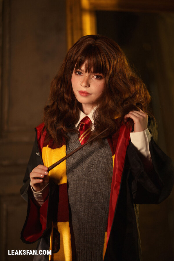 Ashen Reina - Hermione - 0