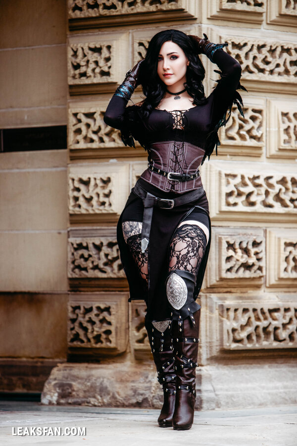 Luxlo Cosplay - Yennefer - 1