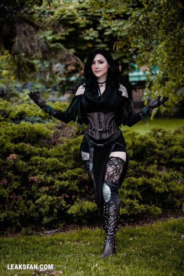 Luxlo Cosplay - Yennefer - 1