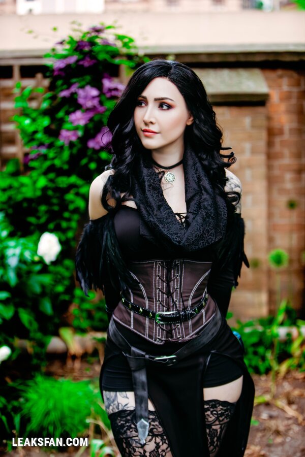 Luxlo Cosplay - Yennefer - 1