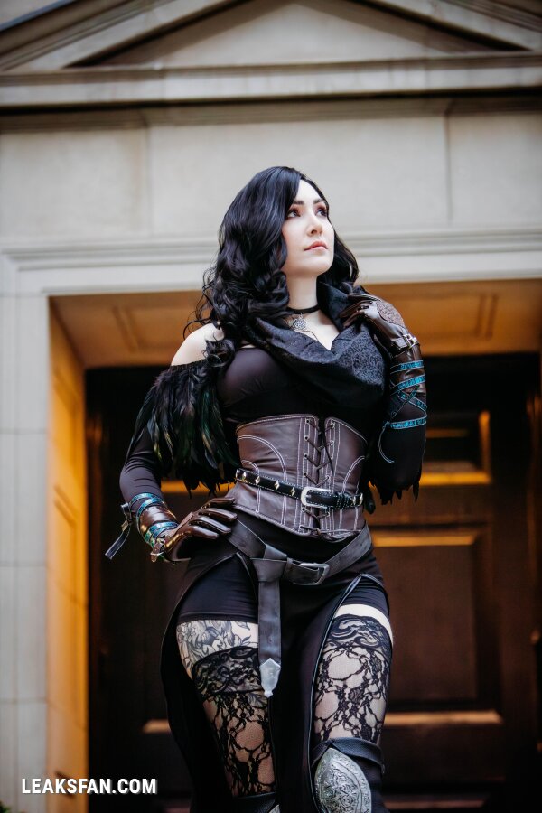 Luxlo Cosplay - Yennefer - 0