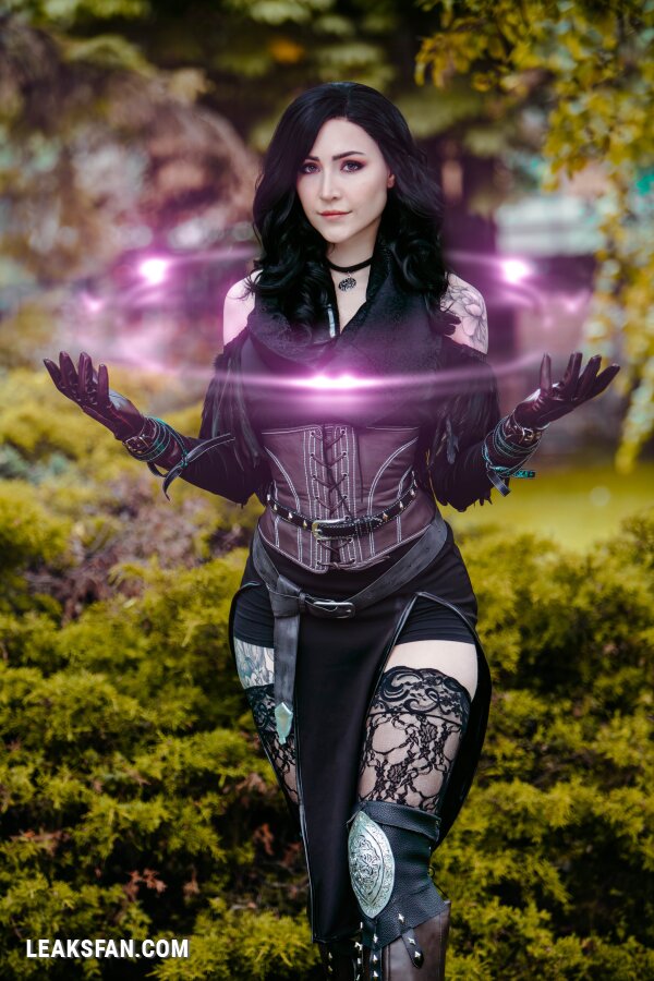 Luxlo Cosplay - Yennefer - 21