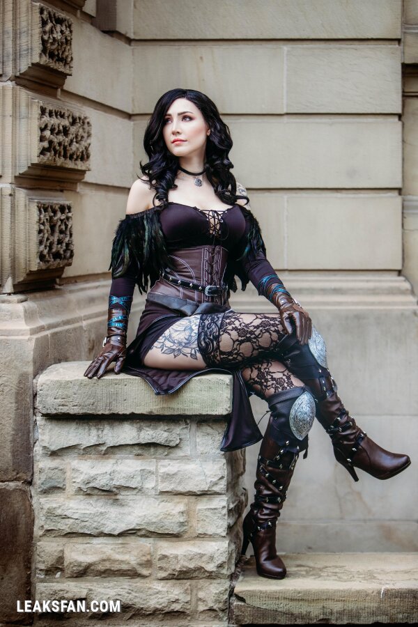 Luxlo Cosplay - Yennefer - 0