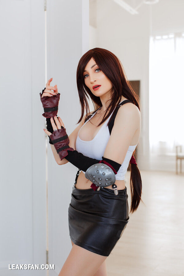 Holly Wolf - Tifa - 15