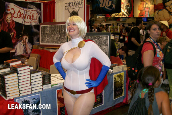 POWERGIRL - Lady Wolf Star - 45