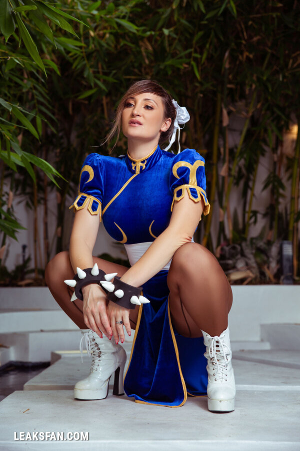 Holly Wolf - Chun-Li - 4