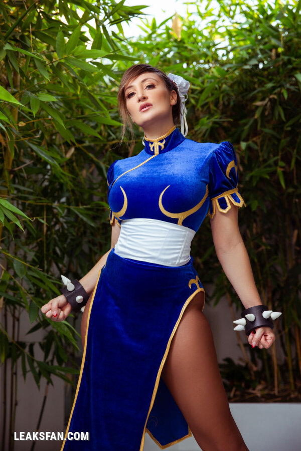 Holly Wolf - Chun-Li - 8