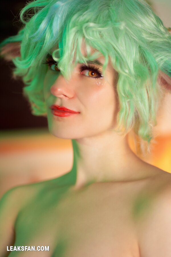 ShaeUnderscore - Study in Green - 2