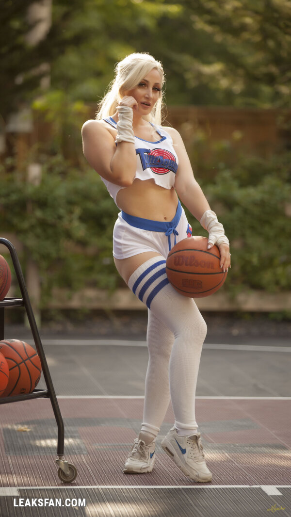 Holly Wolf - Lola Bunny - 2