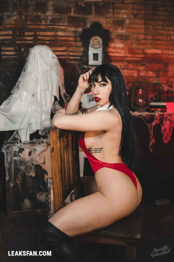 Danielle Vedovelli - Vampirella - 0