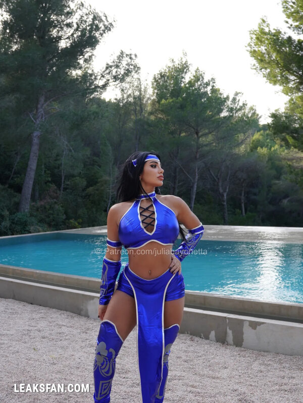 Julia Bayonetta - Kitana - 2