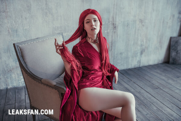 Lada Lyumos - Game of Thrones. Melisandre - 11