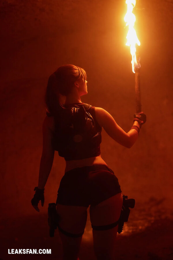 Enji Night - Lara Croft - 18