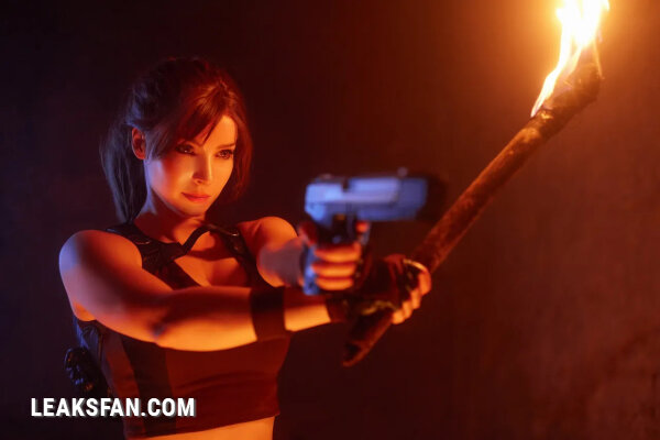 Enji Night - Lara Croft - 2