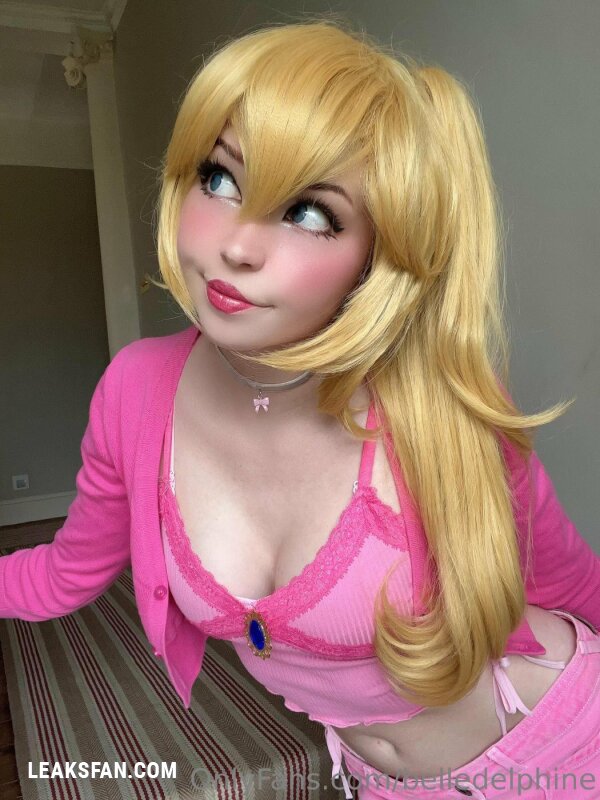 Belle Delphine - Princess Peach - 2