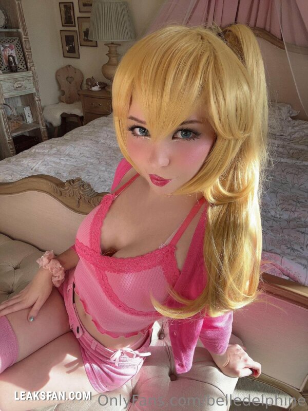 Belle Delphine - Princess Peach - 1