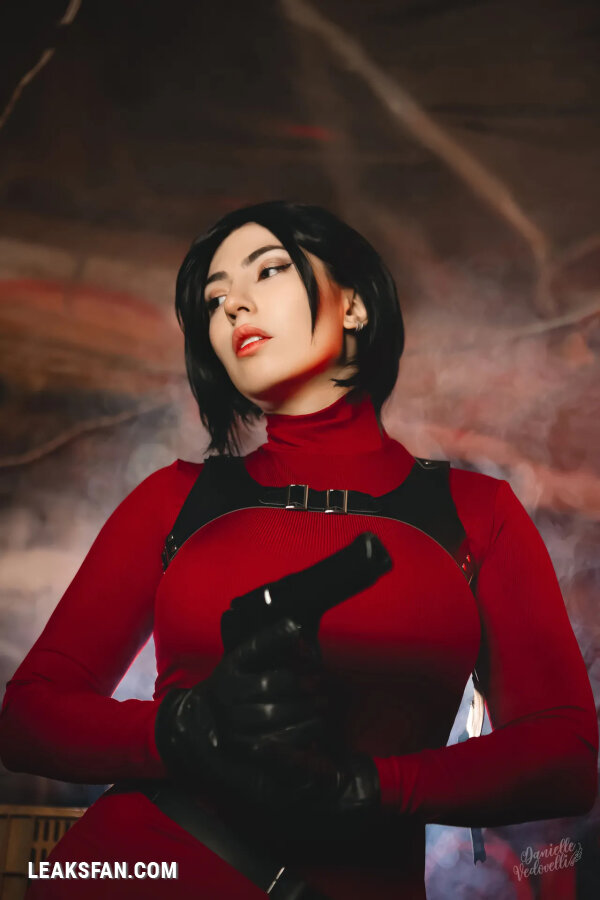 Danielle Vedovelli - Ada Wong - 18