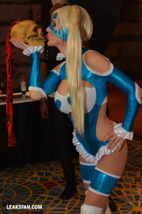 R.Mika (Street Fighter) cosplay by Kristen Hughey! - 0