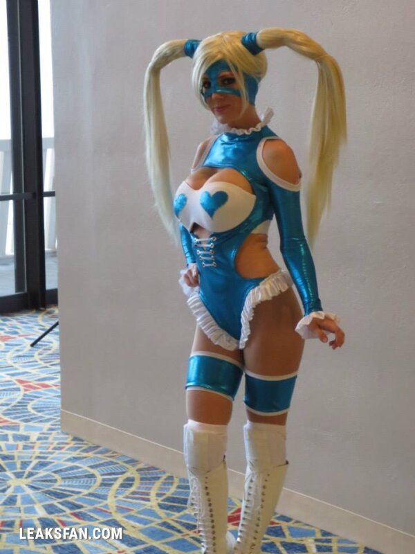 R.Mika (Street Fighter) cosplay by Kristen Hughey! - 1