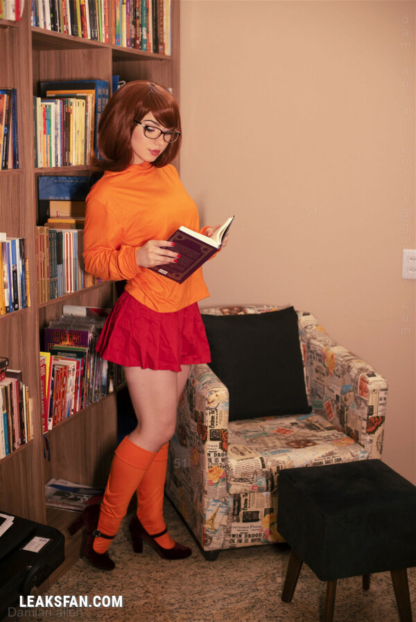 Fe Galvao - Velma - 0