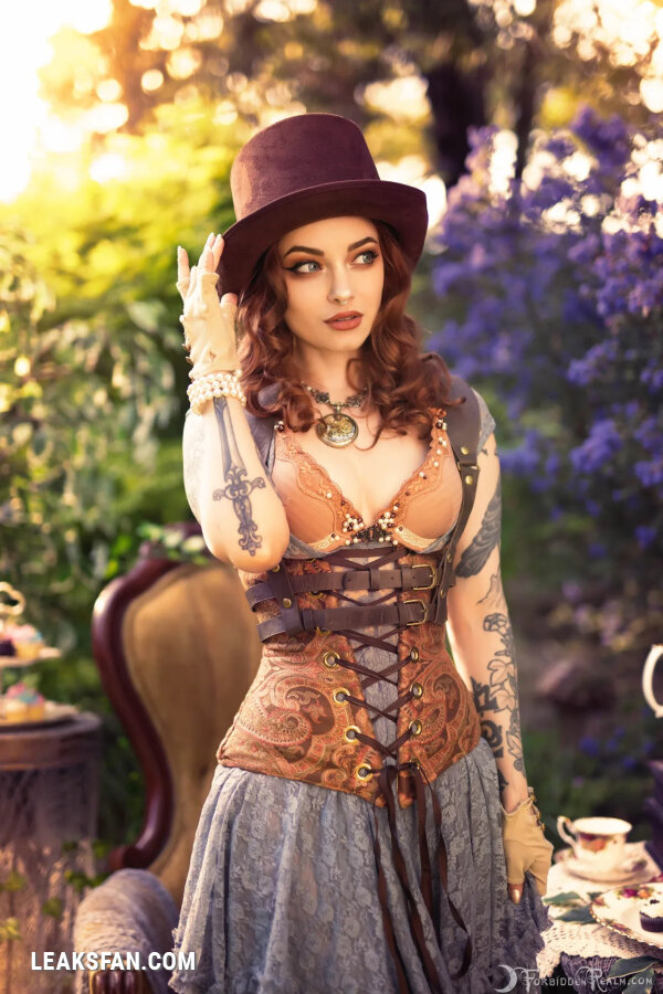 Forbidden Realm - Genevieve - The Mad Hatter (Alice in Wonderland) - 0