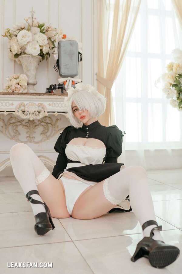 Alina Becker - 2B Maid - 2