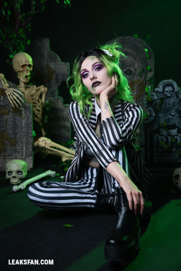 Rolyatistaylor - Beetlejuice - 2