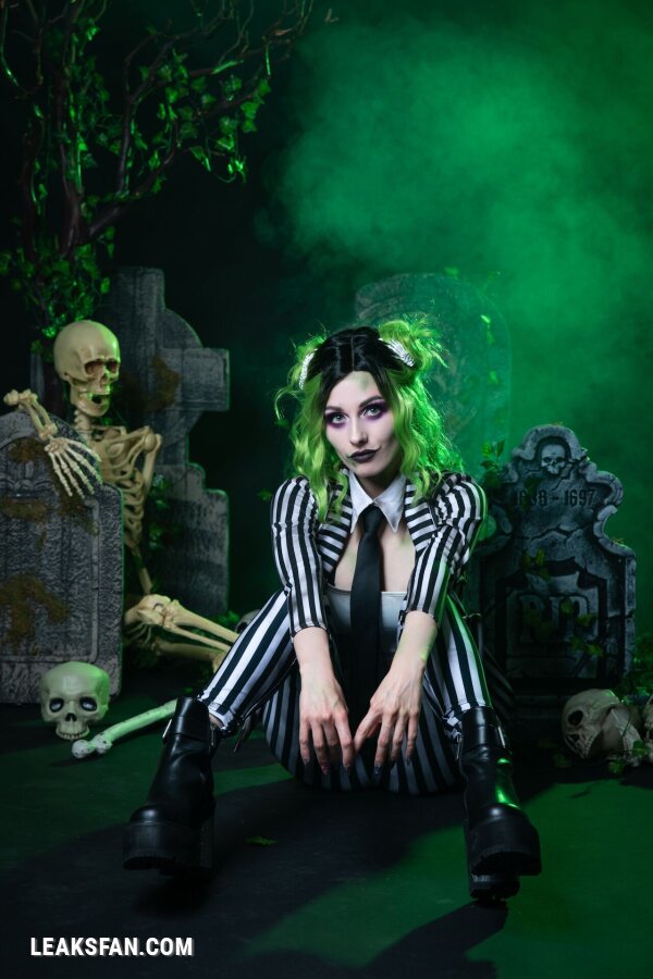 Rolyatistaylor - Beetlejuice - 0