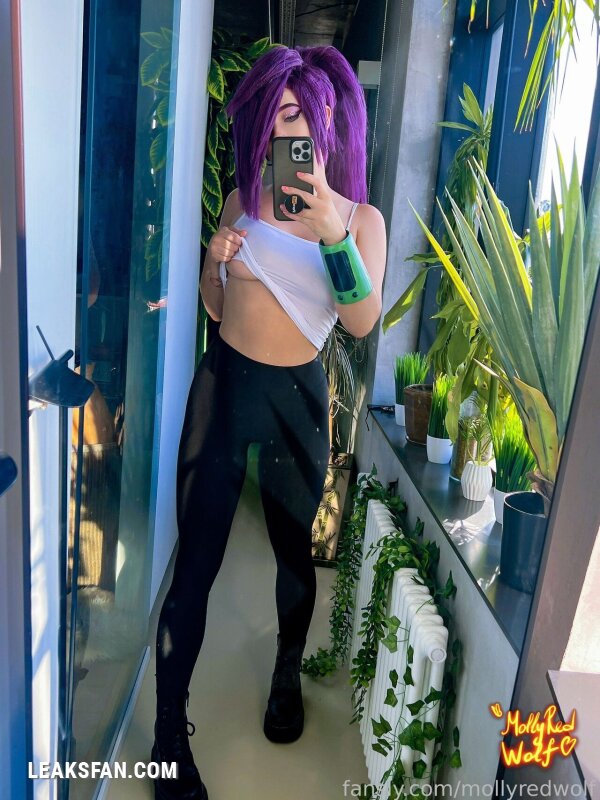 mollyredwolf leela from futurama - 1