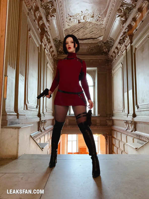 Lada Lyumos - Ada Wong - 21