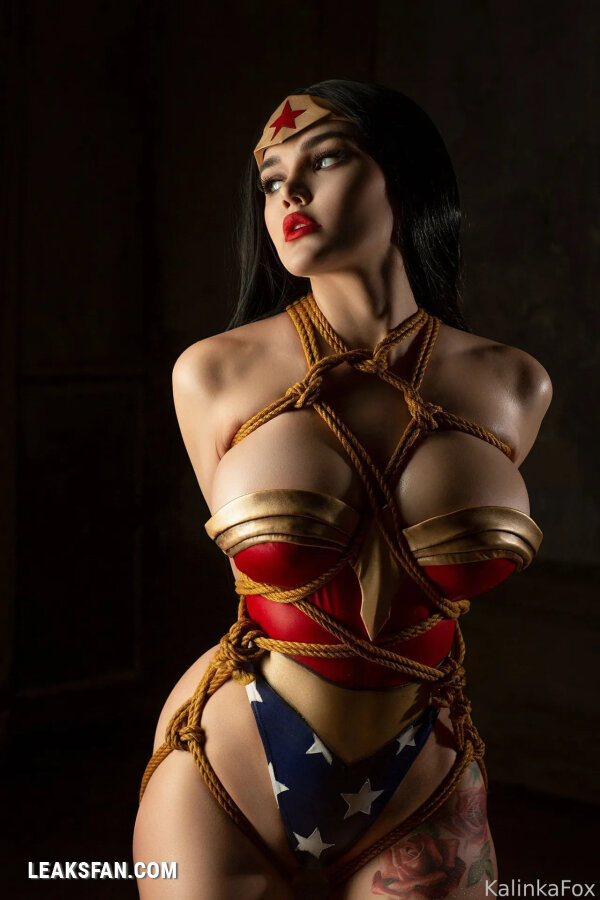 Kalinka Fox - Wonder Woman Shibari - 1