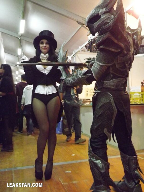 Zatanna Zatara (Justice League) - 2