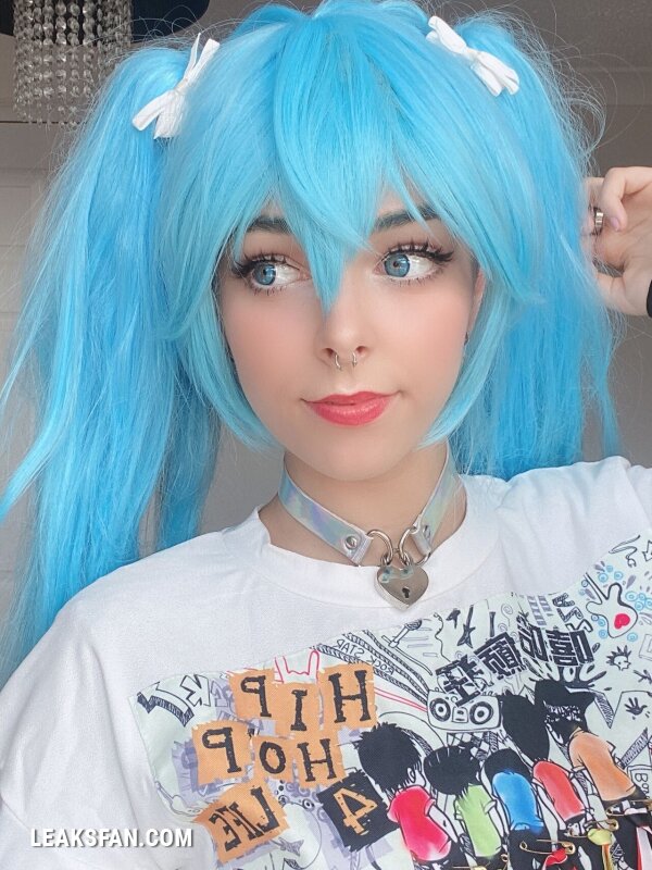 Kitsukanna - E-girl Miku - 1