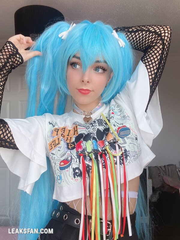 Kitsukanna - E-girl Miku - 2