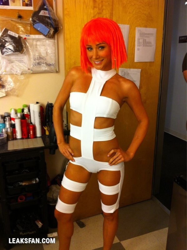 Sara Underwood Dressed as Lilu from the 5th Element nude. Onlyfans, Patreon leaked 11 nude photos and videos